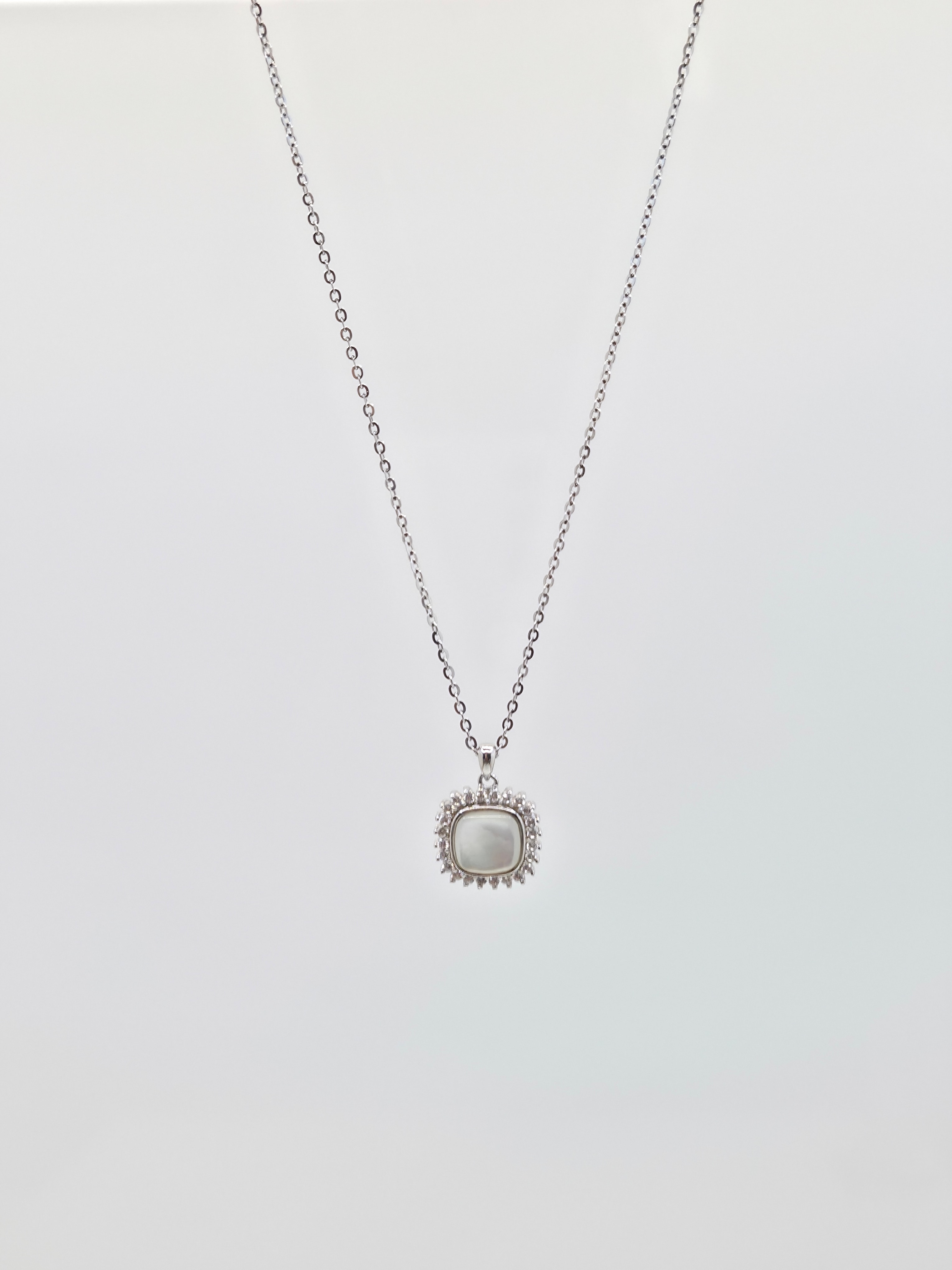The Lumina Mother of Pearl 925 Silver Chain Locket