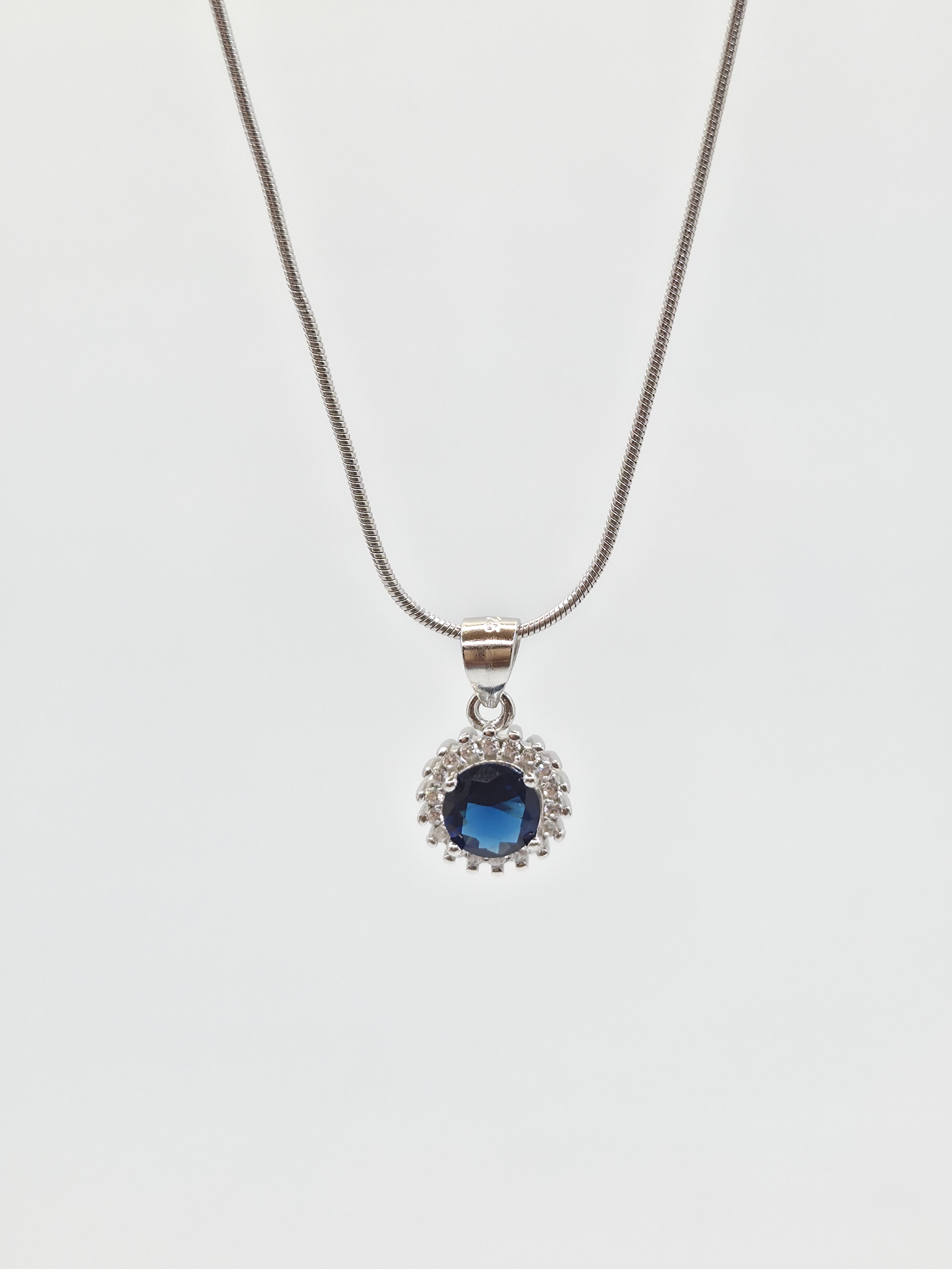 The Horizon Blue & White Stone 925 Silver Pendant Set