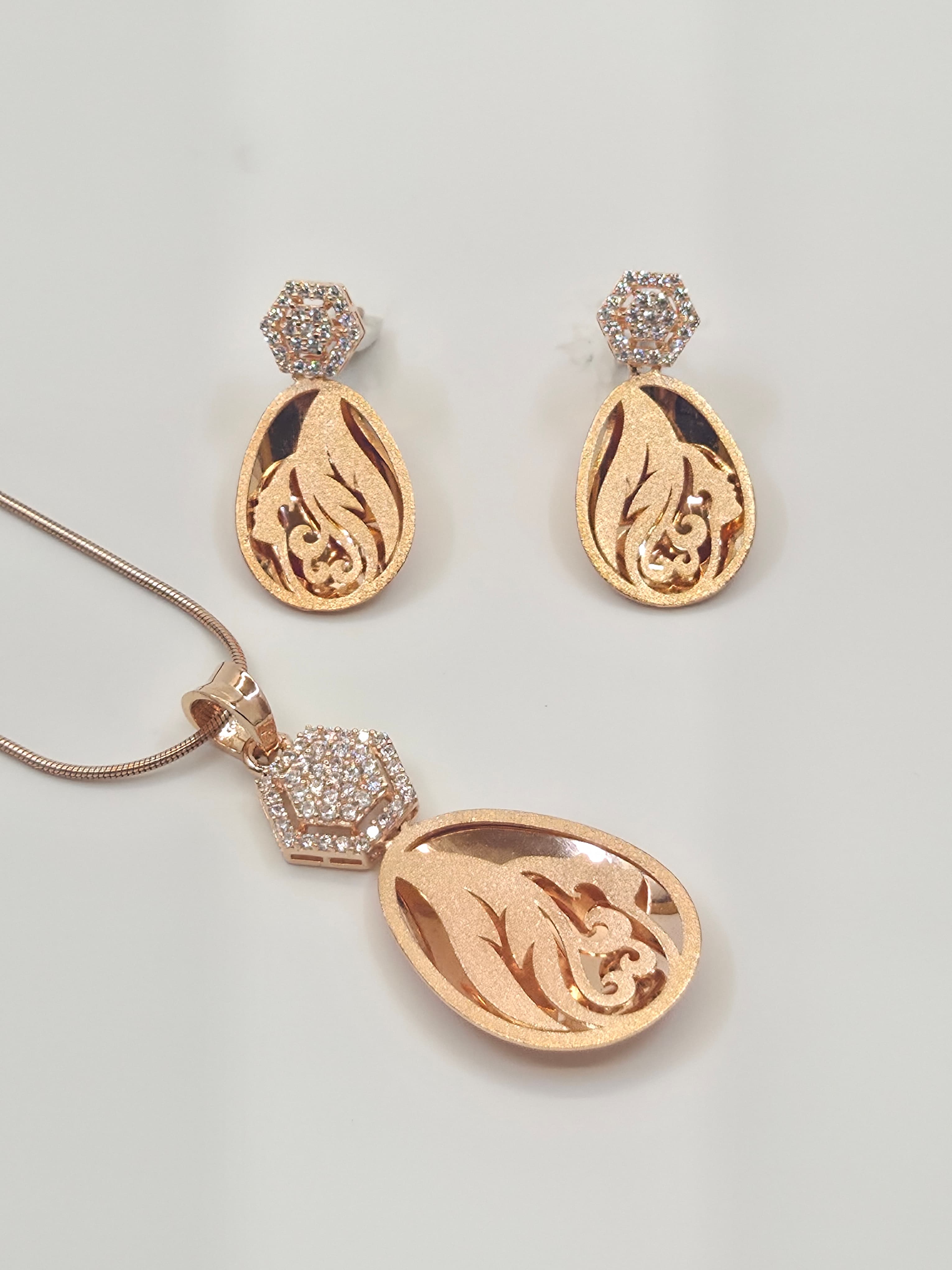 The Stella White Stone Rose Gold 925 Silver Pendant Set