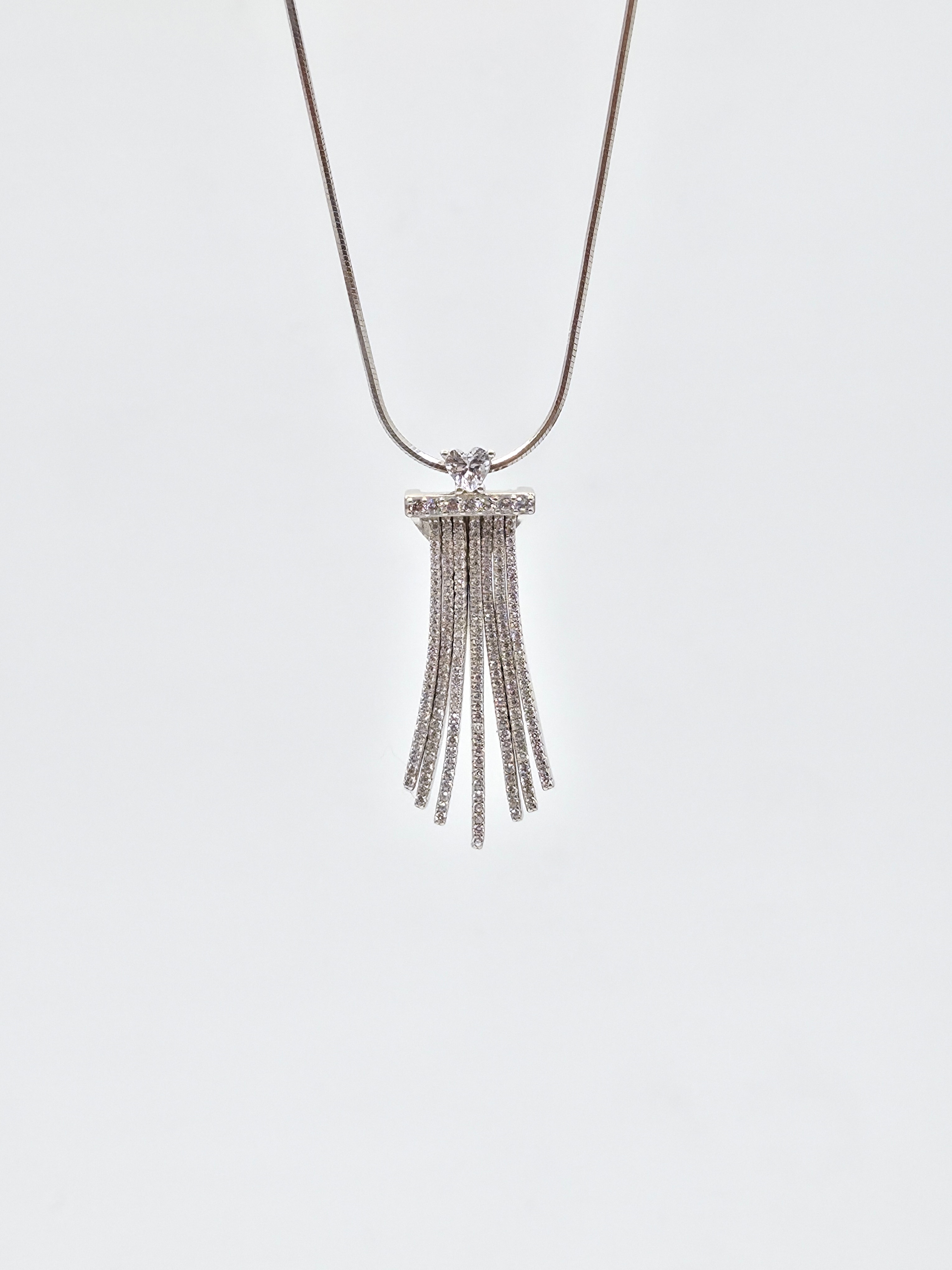 The Nova Drop White Stone 925 Silver Pendant Set