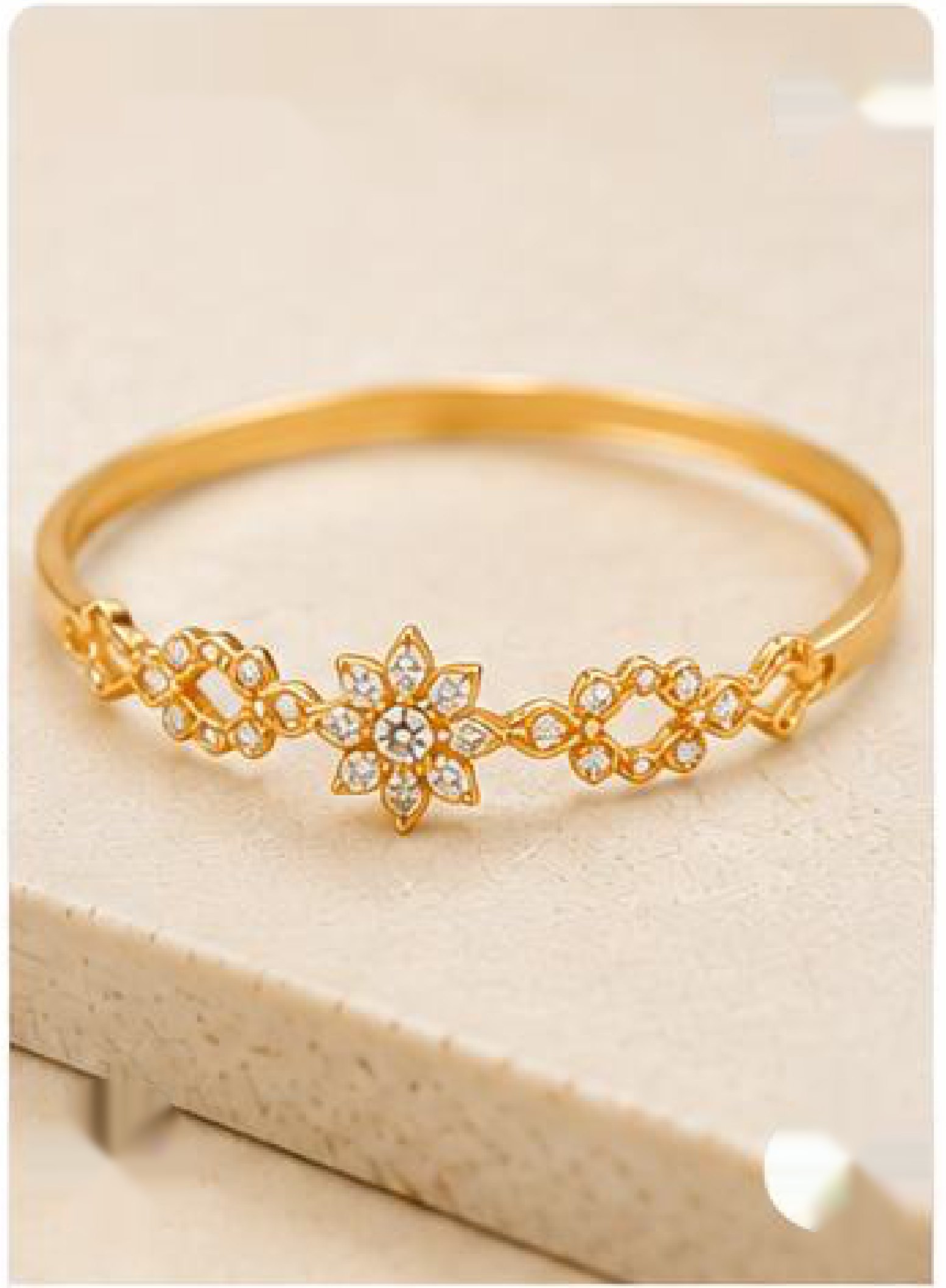 18K Gold Diamond Bangle